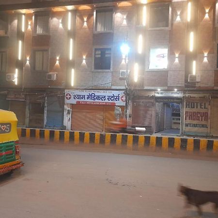 Hotel Pragya International Varanasi Esterno foto