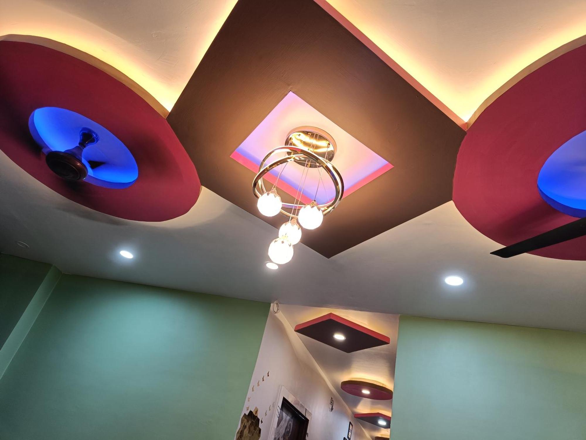 Hotel Pragya International Varanasi Esterno foto