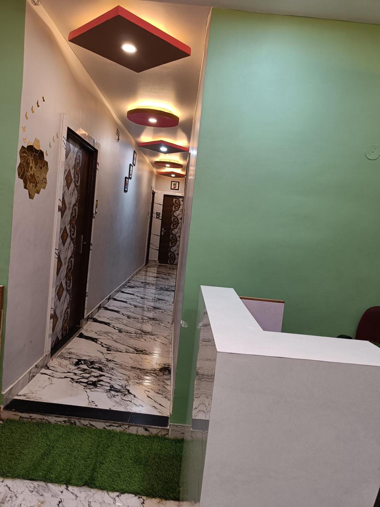 Hotel Pragya International Varanasi Esterno foto