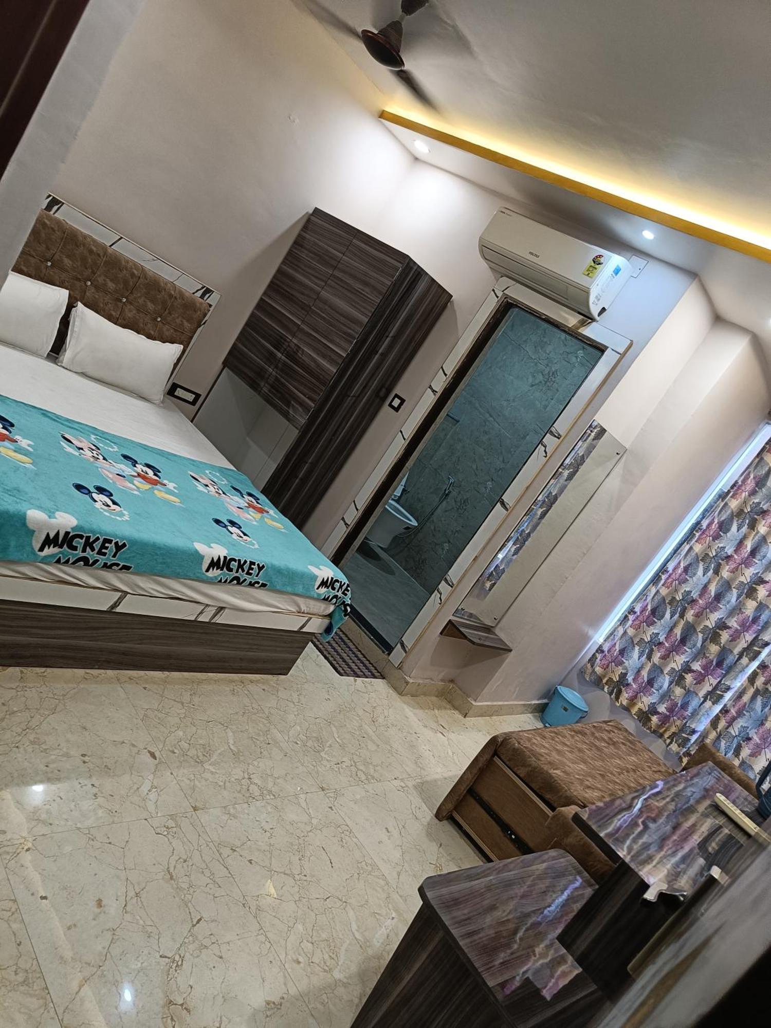 Hotel Pragya International Varanasi Esterno foto